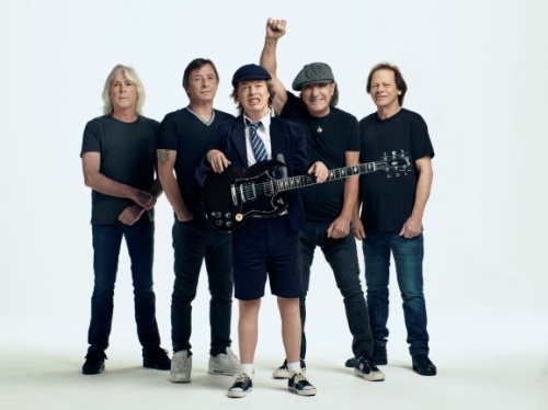 AC/DC przemierzają mgły upływających lat