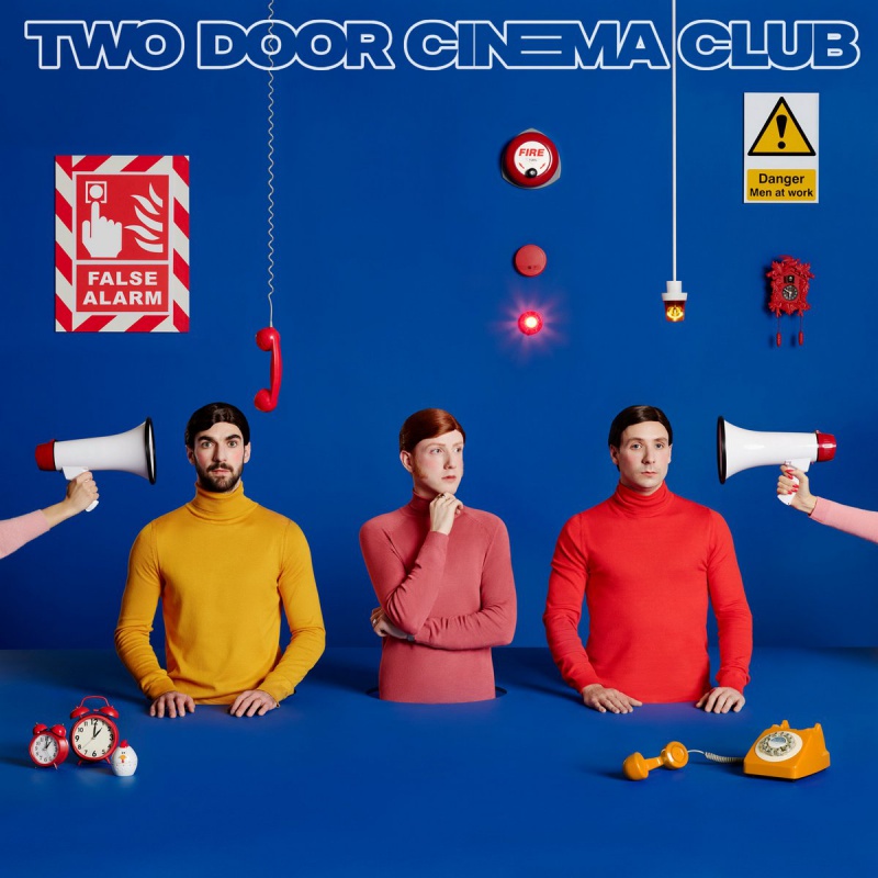 TWO DOOR CINEMA CLUB PREZENTUJE TELEDYSK DO "ONCE"
