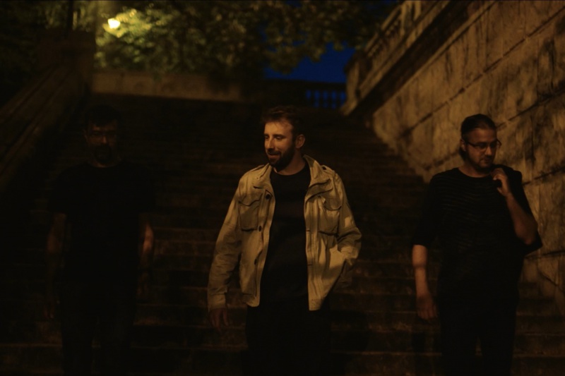 Warszawska grupa CO PO? wydała debiutancki klip "Schody"