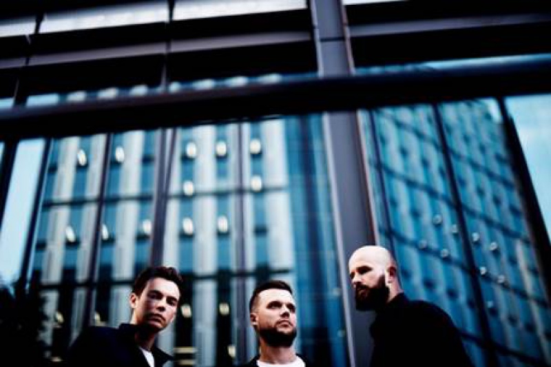 WHITE LIES  PREZENTUJE TELEDYSK DO „BELIVE IT”