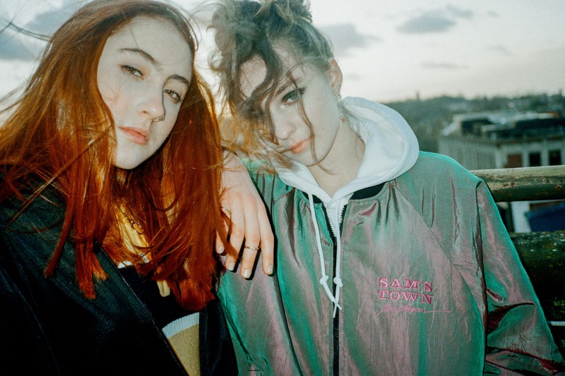 LET’S EAT GRANDMA POWRACA Z DRUGIM ALBUMEM