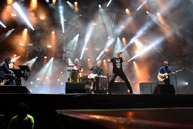 MIDNIGHT OIL "GADIGAL LAND" PIERWSZY OD 2002 ROKU MATERIAŁ MUZYCZNY ZESPOŁU