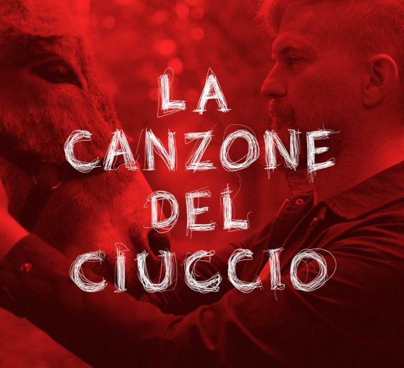 Organek zaskakuje śpiewając po sycylijsku „La Canzone del Ciuccio”  – piosenkę promującą film „IO&quot;,  czyli polskiego kandydata do Oscara w reżyserii Jerzego Skolimowskiego.