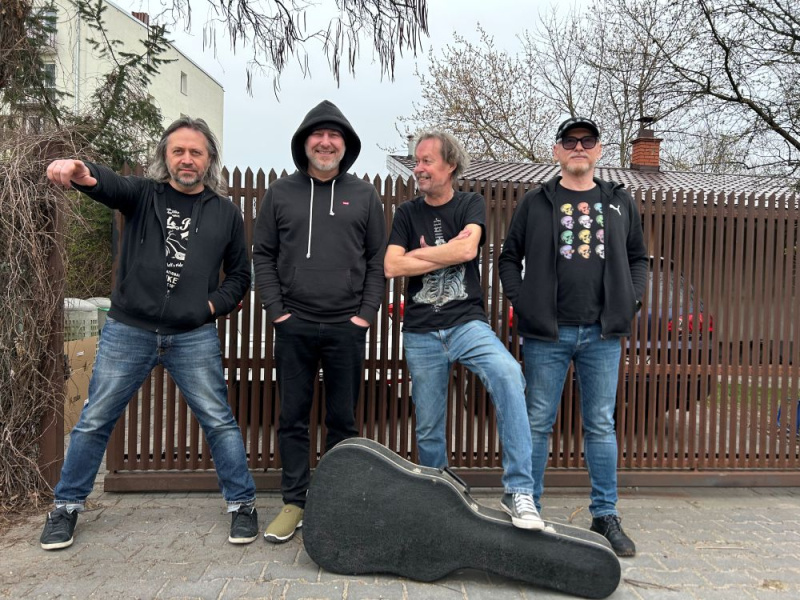 PREMIERA: NIE PYTAJ GDZIE (CZERWONY CADILAC, TY I PIES) - WARSAW BULDOGERS