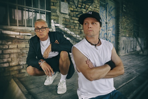 Duet W.R.ONA spojrzał w "TWOJE OCZY"