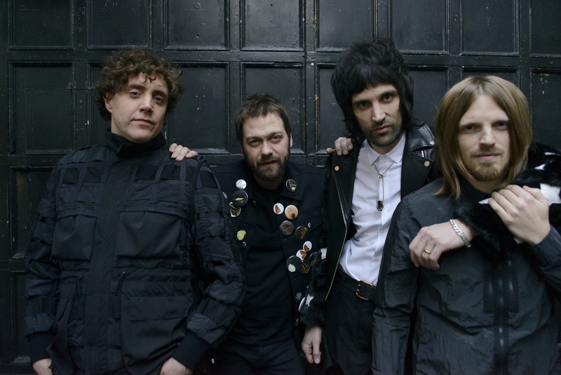 Kasabian pokazuje czym jest miłość do wariata... Zobacz teledysk do singla &quot;You&#039;re In Love With a Psycho&quot;!